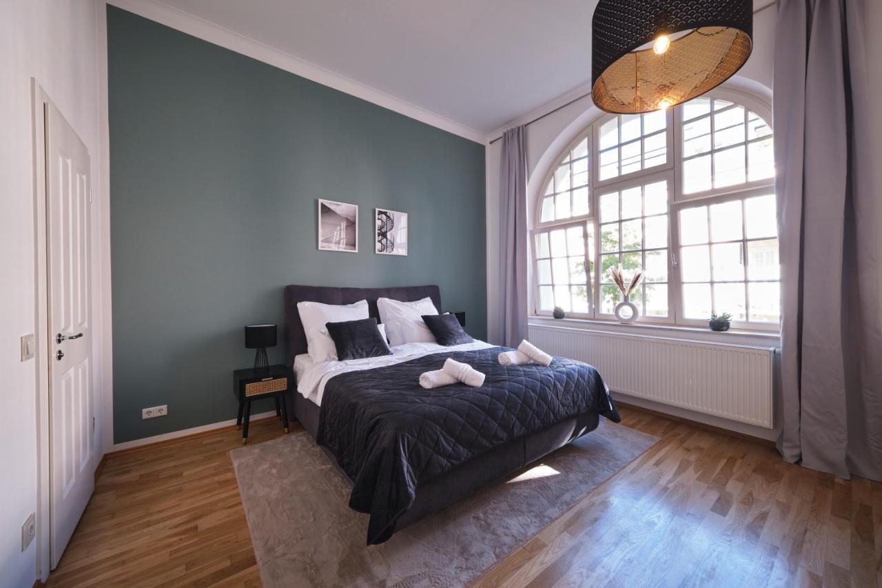 Historisches Deluxe Apartment Im Marianum نيوس المظهر الخارجي الصورة