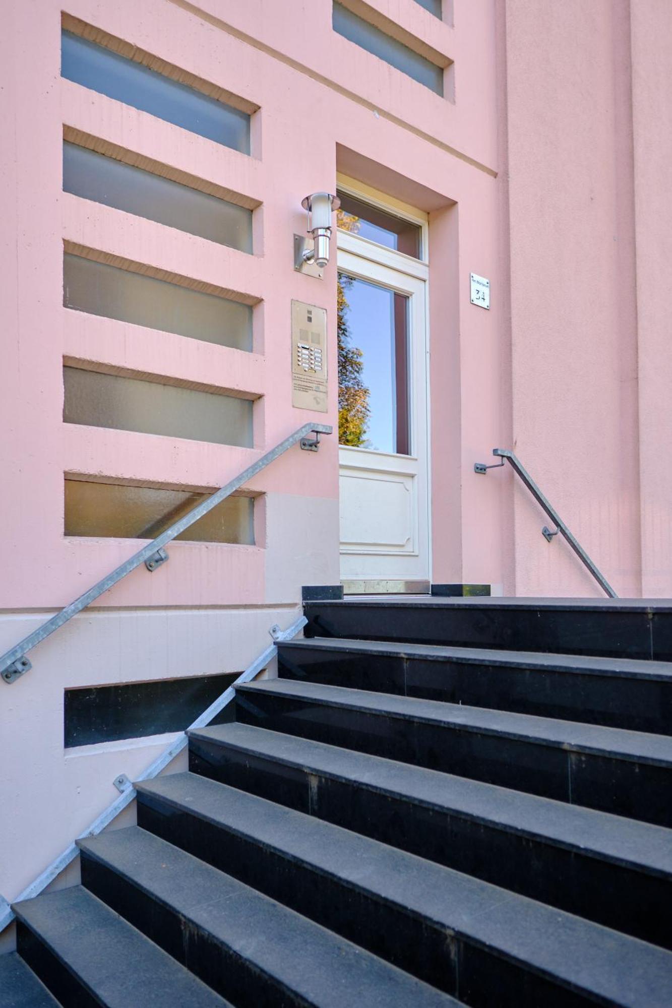 Historisches Deluxe Apartment Im Marianum نيوس الغرفة الصورة