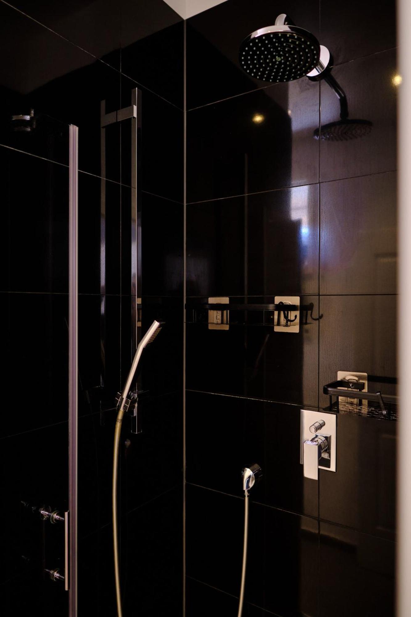 Historisches Deluxe Apartment Im Marianum نيوس الغرفة الصورة