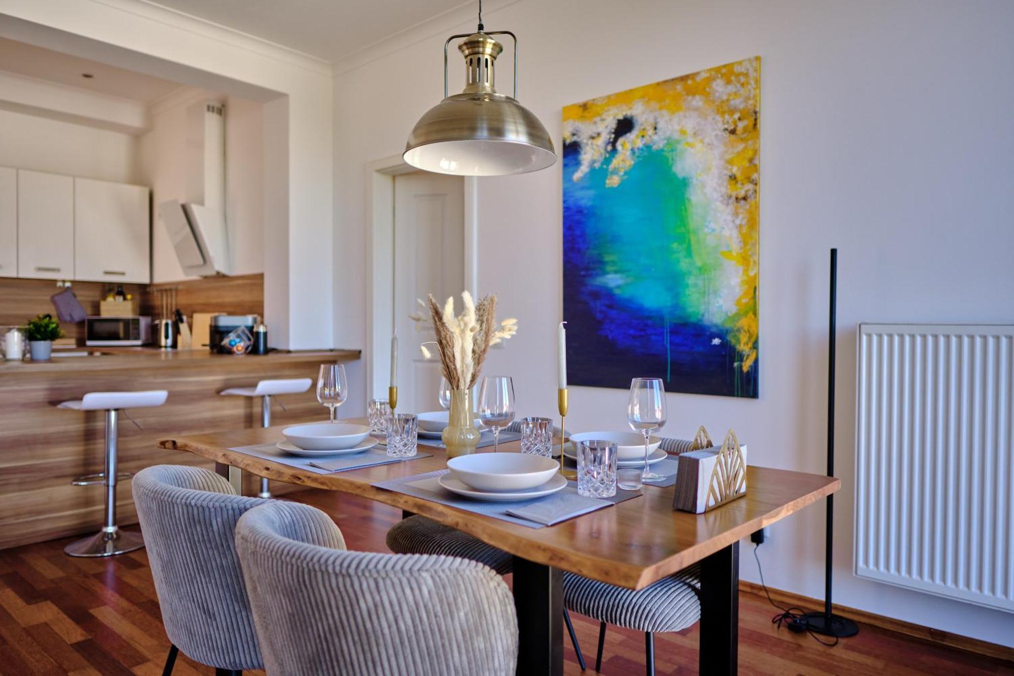 Historisches Deluxe Apartment Im Marianum نيوس الغرفة الصورة